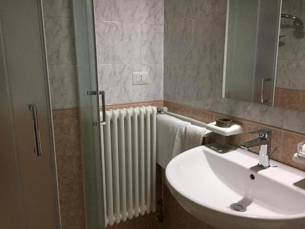 Apartament Ded 2 Only Sleep Bagno Privato Parma Zewnętrze zdjęcie